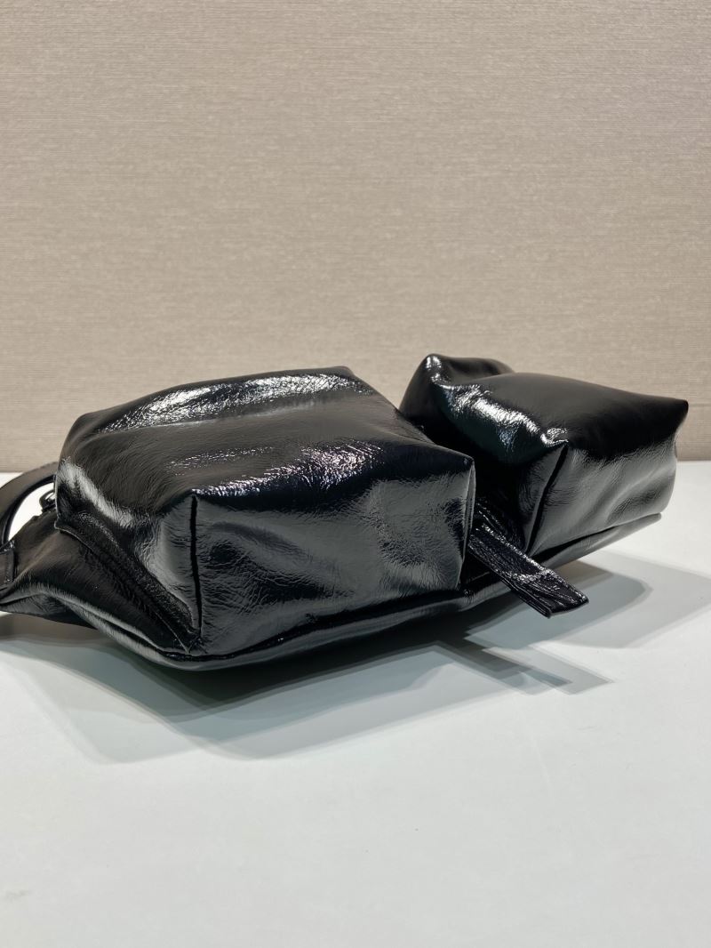 Pra*a waist chest packs